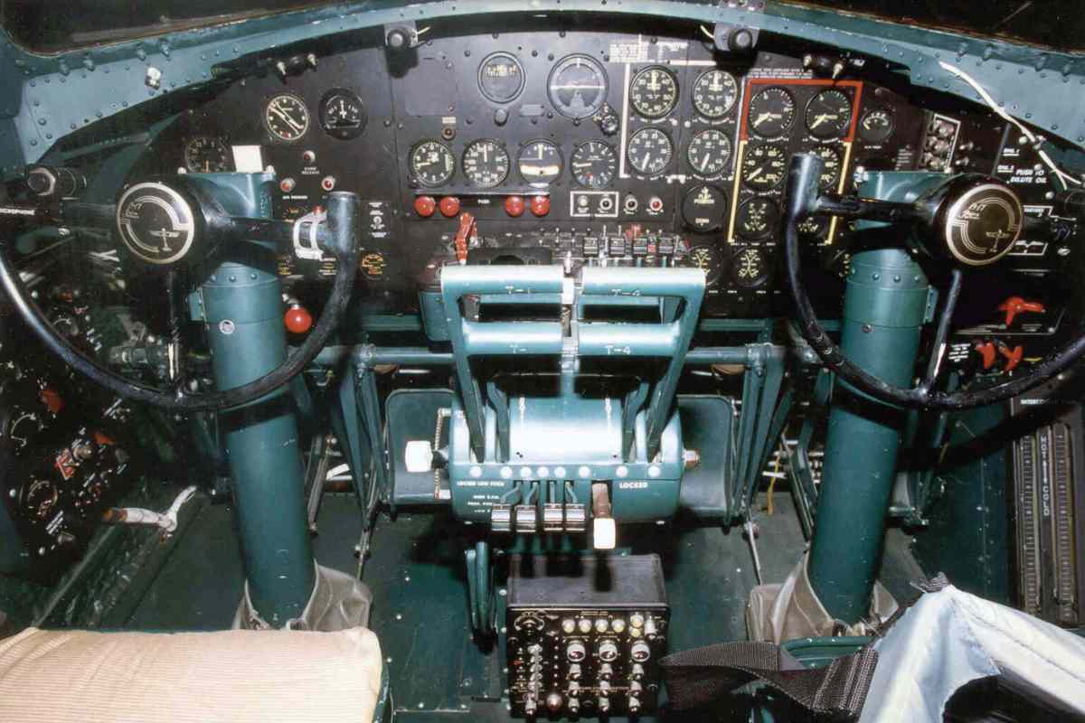 B17 Cockpit