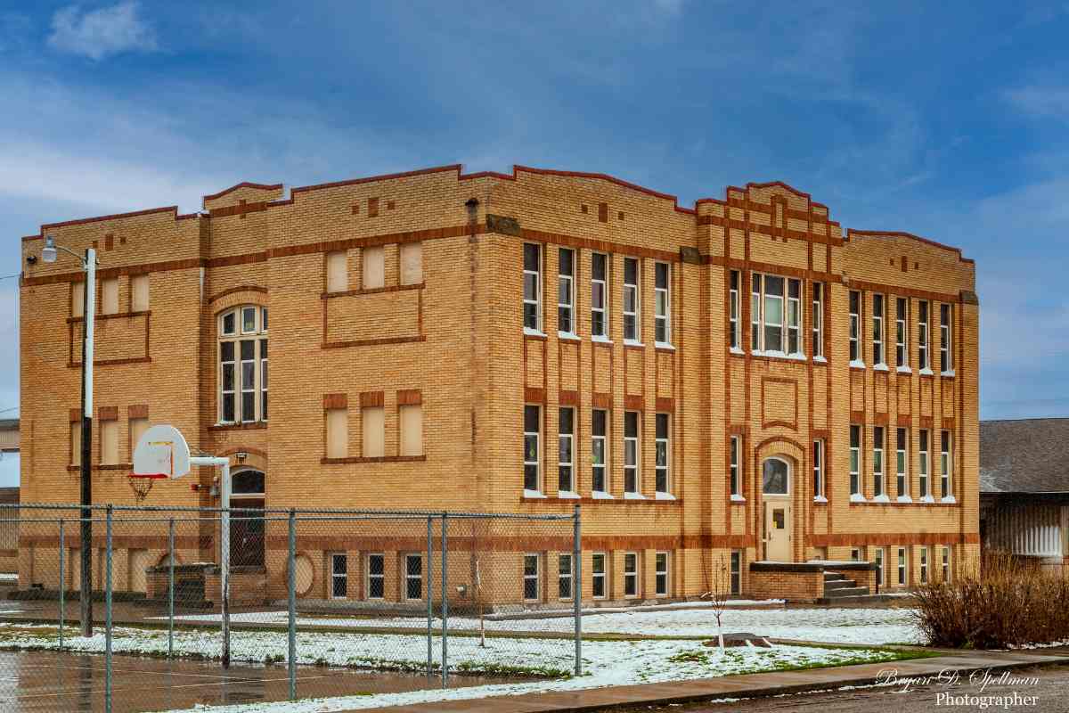 Lavina Public School