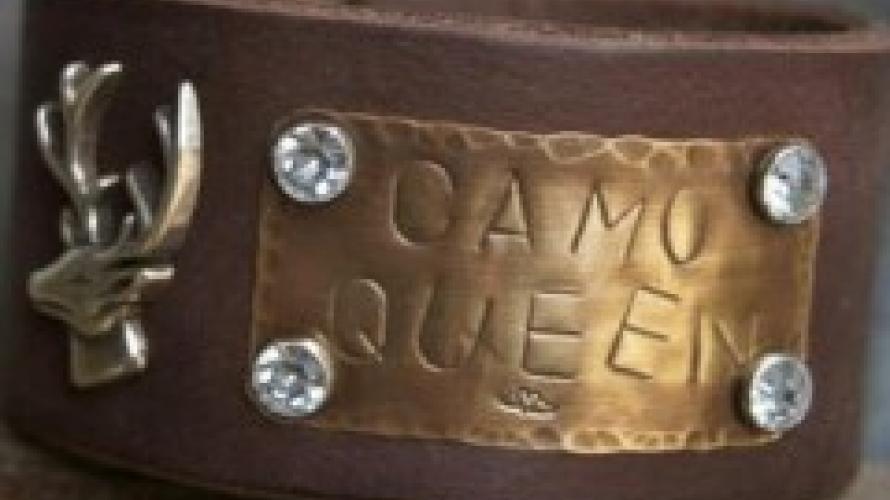 Camo Queen & the Hunter's Time Clock