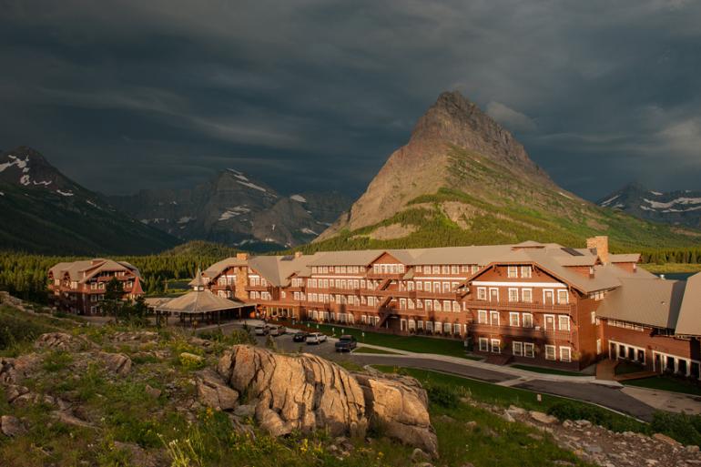 Many Glacier Hotel