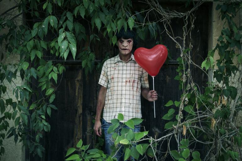 Serial killer with balloon