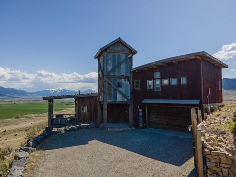 163 SPRING CREEK HILLS • LIVINGSTON, MONTANA