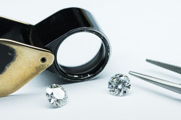 Jeweler's loupe