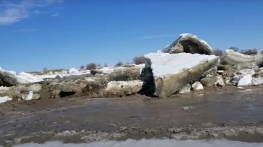 Ice floes on the Yellowstone