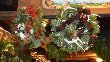 Christmas Wreath Auction, Stanford